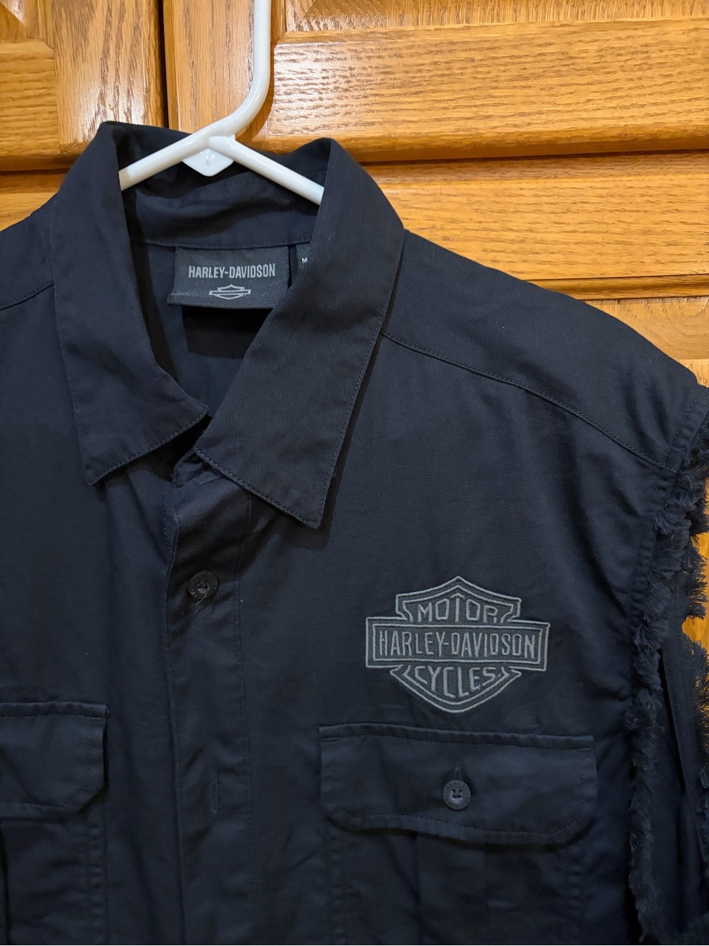 Harley-Davidson Black Frayed Sleeveless Button-Down Shirt - Picture 2 of 6